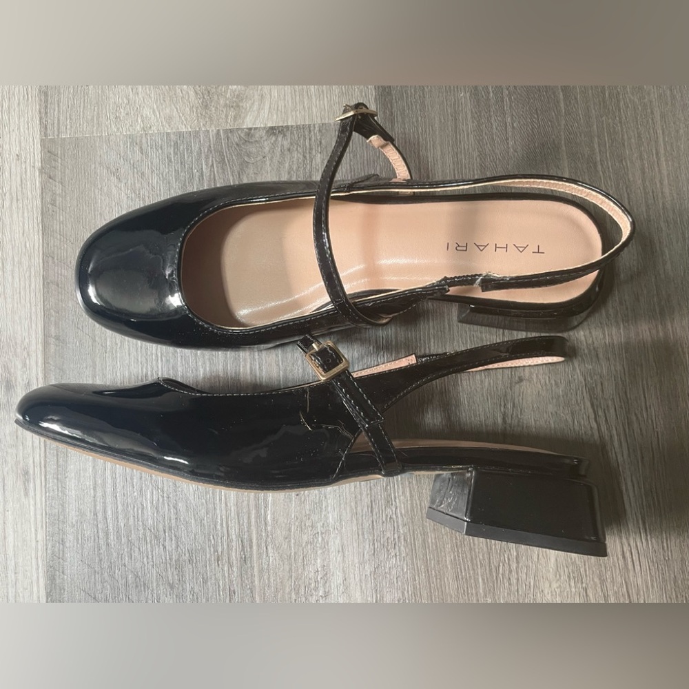 Tahari gogo round toe mary Jane block heels 7.5